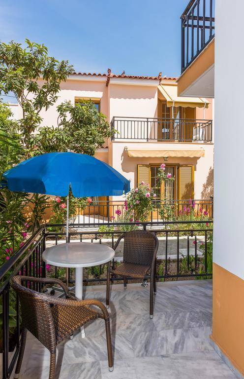 Christinantzela Apartments Kokkari Extérieur photo